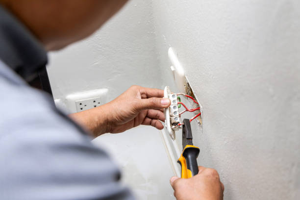 Best Local Electrician Companies  in Toppenish, WA